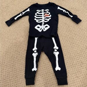 Carter's Glow in the Dark Black Skeleton Pajama Set with Pumpkin